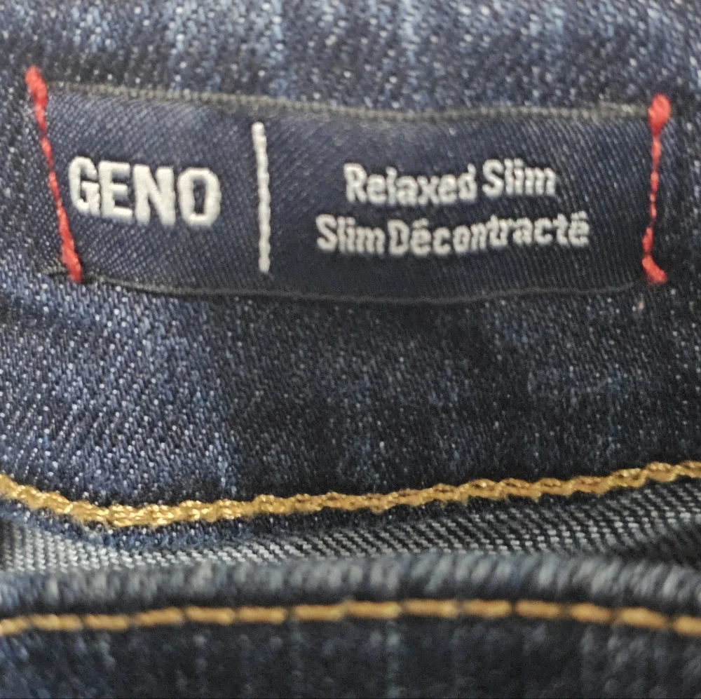 True Religion Geno Jeans - Men's Size 33 - Relaxed Slim Fit Dark Wash